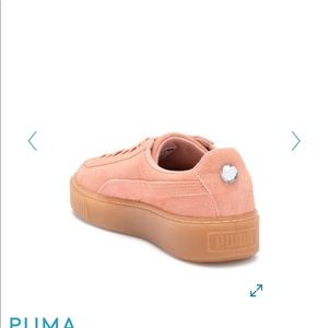 PUMA
Suede Platform Jewel Sneaker